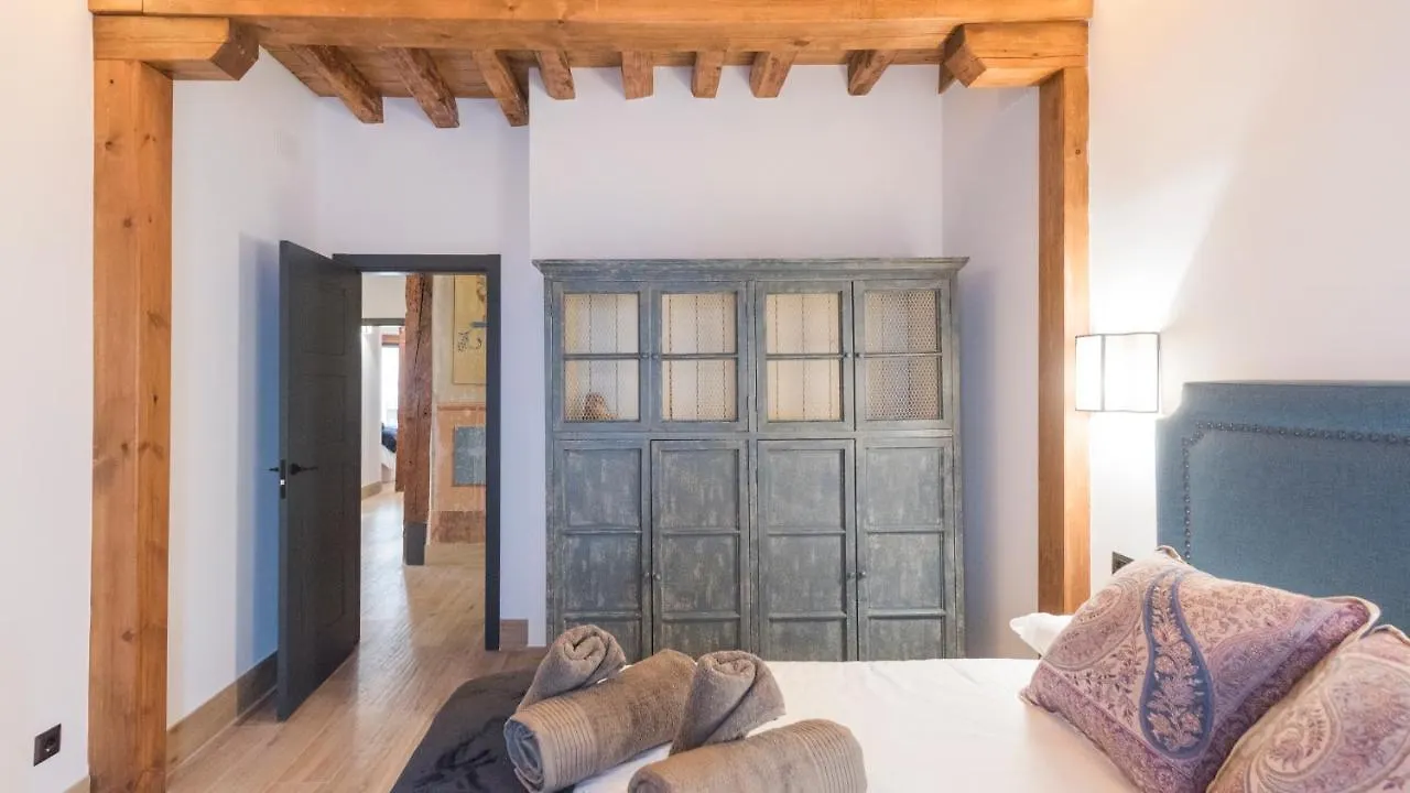 Apartamentos Boutique Pinocho Toledo Apartment