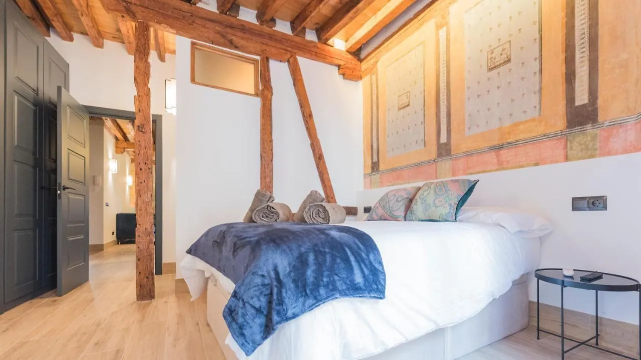 Apartamentos Boutique Pinocho contacts