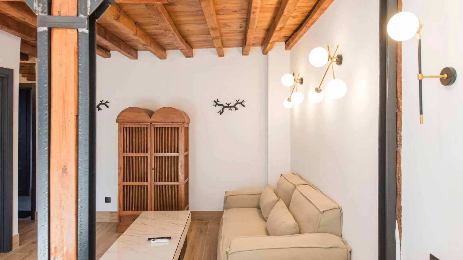 Apartamentos Boutique Pinocho Toledo Apartment