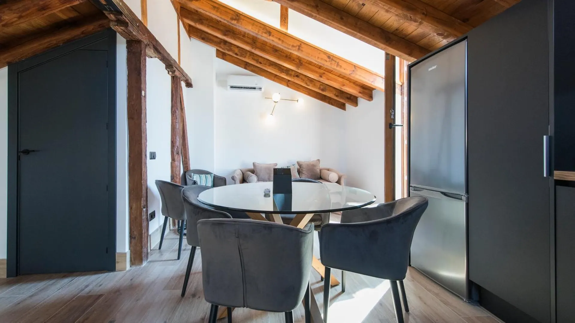 Apartamentos Boutique Pinocho Toledo 0*,  Spain