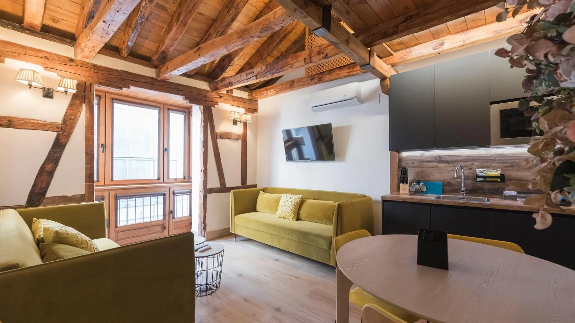 Apartamentos Boutique Pinocho Toledo Apartment
